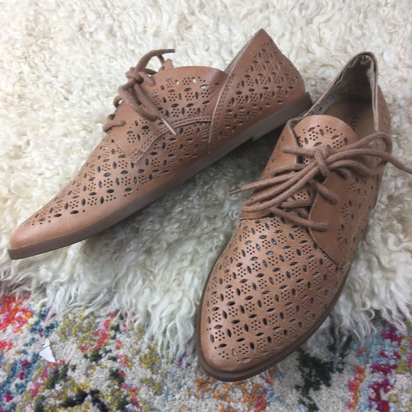 Lucky Brand Shoes - Lucky brand laser cut leather loafer oxfords